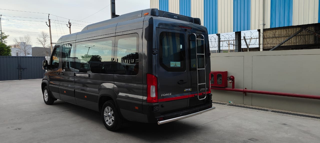 URBANIA 10 + D SEAT SUPER MAHARAJ SEAT DELUXE Luxury 2