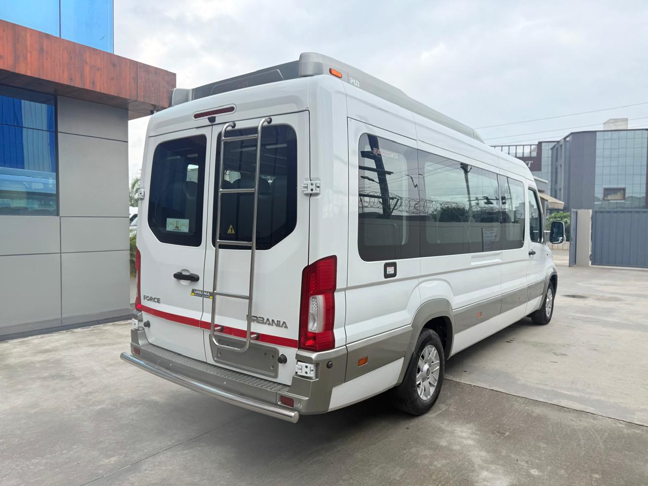 URBANIA 16 D SEAT DELUXE Luxury 8